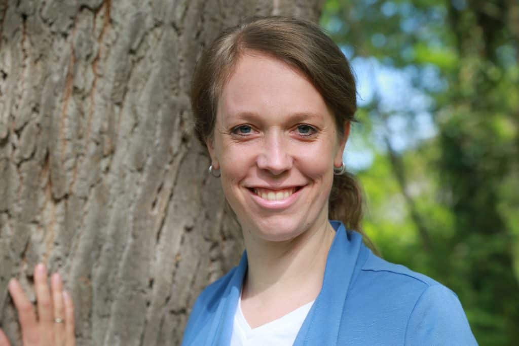 Porträt von Coach Annika Bauer-Suong – Expertin für Hormonveränderungen und Wechseljahre