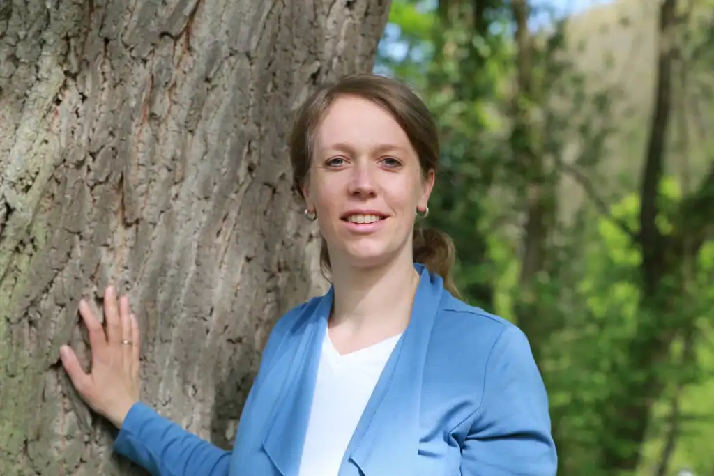 Porträt von Coach Annika Bauer-Suong – Expertin für Hormonveränderungen und Wechseljahre